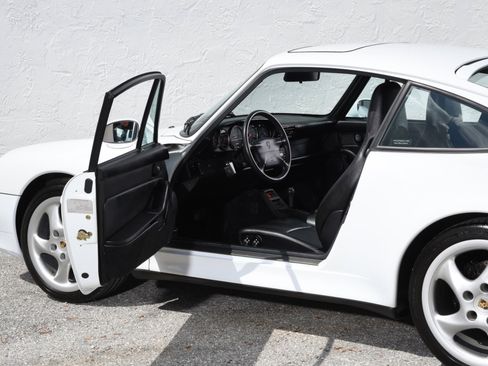Used 1998 Porsche 911 Carrera S RWD image 15