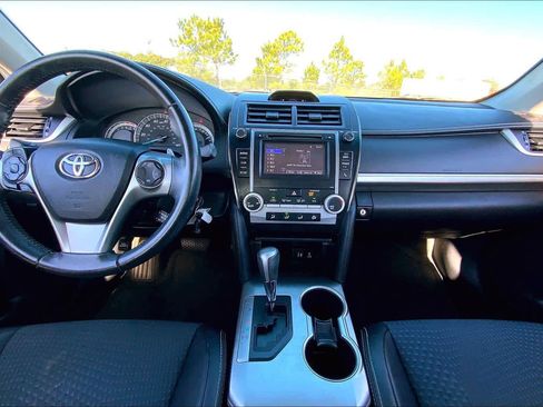 Used 2014 Toyota Camry SE image 14