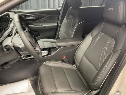 New 2026 Buick Envista Sport Touring w/ Studio Series image 10