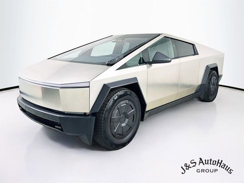 Used 2024 Tesla Cybertruck AWD Crew Cab image 3
