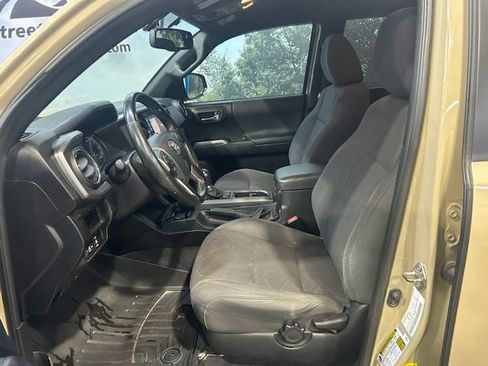 Used 2016 Toyota Tacoma TRD Off-Road w/ Towing Package image 14