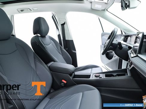 Used 2025 Volkswagen Tiguan SE w/ Panoramic Sunroof Package AWD/4WD image 36