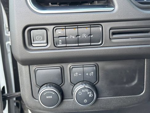 Used 2023 Chevrolet Suburban Premier image 24