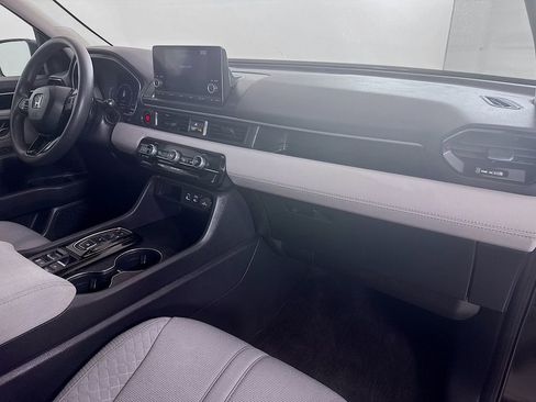 Used 2023 Honda Pilot LX image 28