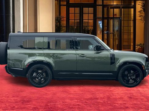 New 2026 Land Rover Defender 130 X-Dynamic SE AWD/4WD image 8