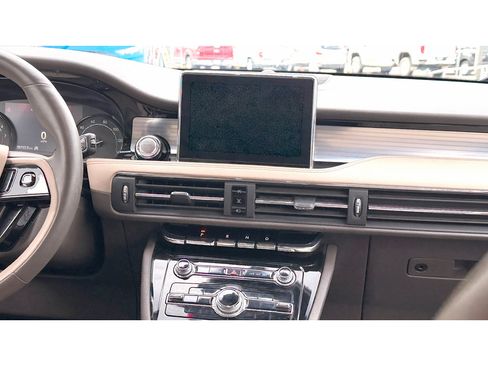 Used 2022 Lincoln Corsair Standard w/ Equipment Group 101A image 14