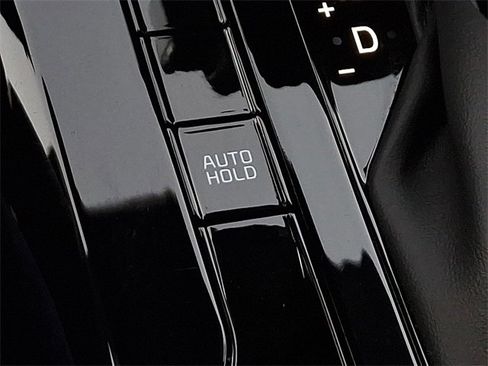 Certified 2025 Kia Niro LX image 23