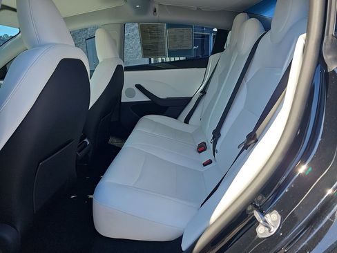Used 2025 Tesla Model 3 Long Range image 18