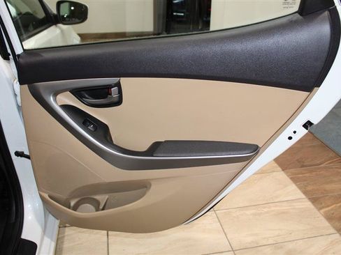 Used 2013 Hyundai Elantra GLS FWD image 29