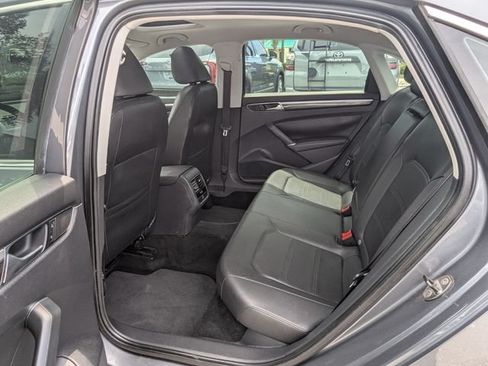 Used 2017 Volkswagen Passat 1.8T SE FWD image 21
