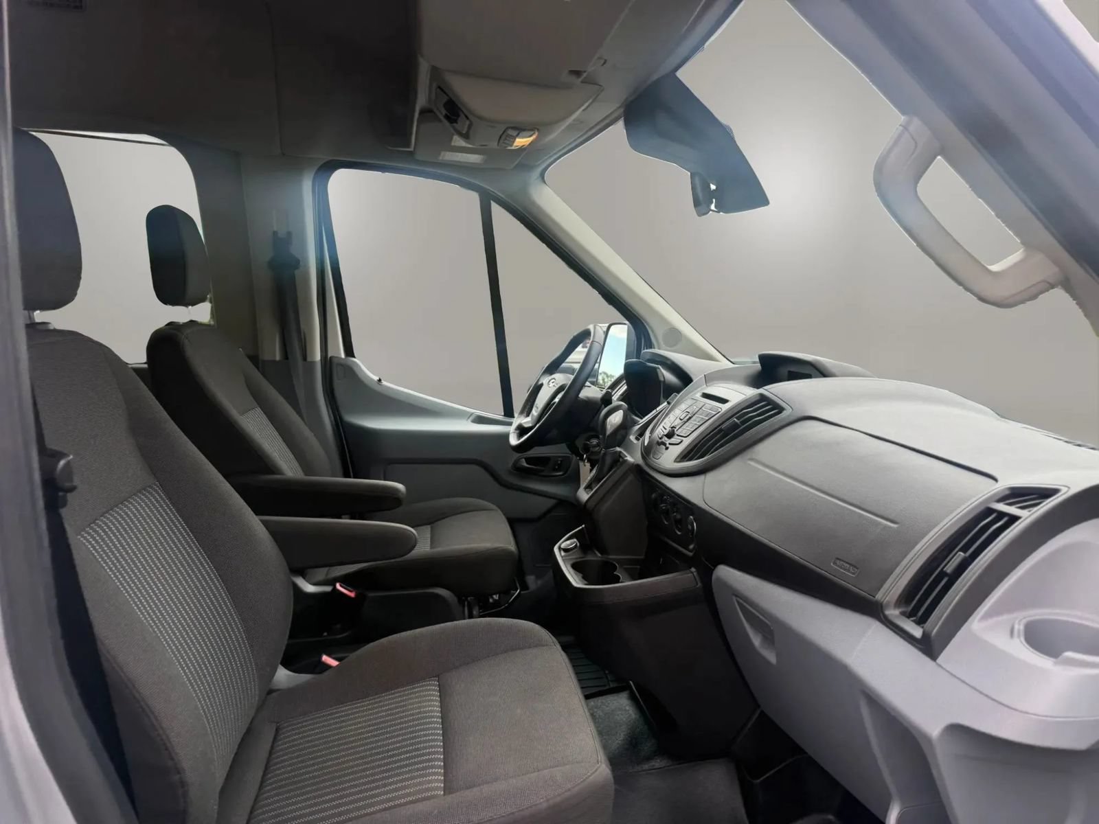 Used 2017 Ford Transit 350 XL RWD image 40
