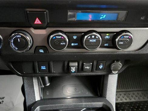 Certified 2023 Toyota Tacoma TRD Off-Road image 35