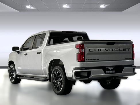 Used 2022 Chevrolet Silverado 1500 Custom w/ LPO, Blackout Package image 3
