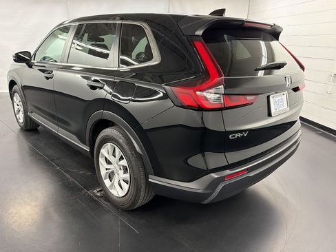 Used 2025 Honda CR-V LX image 3