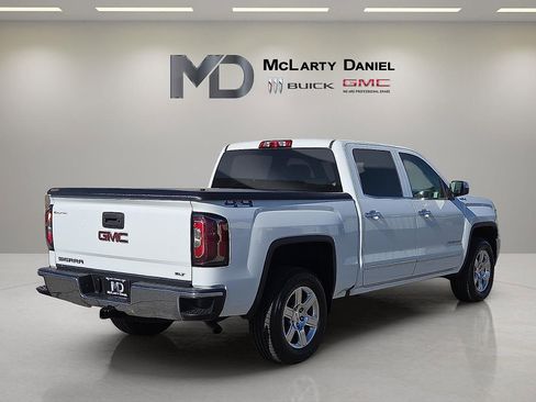 Certified 2017 GMC Sierra 1500 SLT image 5