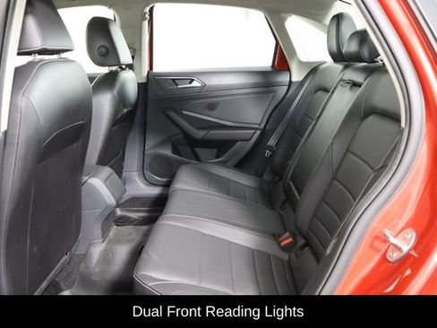 Used 2023 Volkswagen Jetta SE w/ Panoramic Sunroof Package FWD image 17