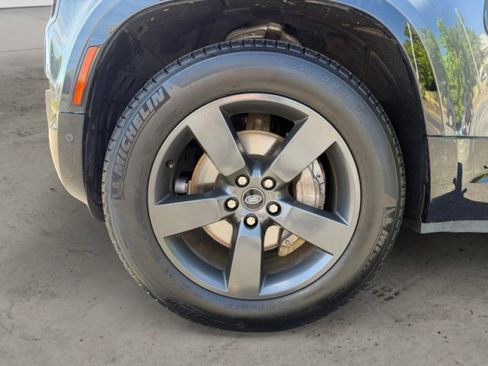 Used 2022 Land Rover Defender 110 X-Dynamic SE AWD/4WD image 9