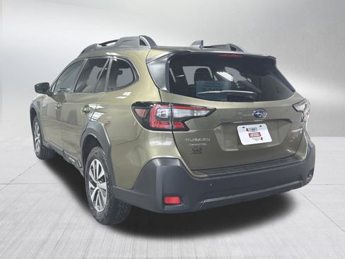 Certified 2025 Subaru Outback Premium image 5