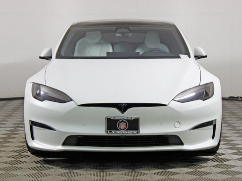Used 2022 Tesla Model S Plaid image 10