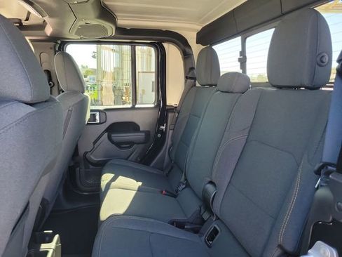 New 2026 Jeep Gladiator Sport image 10