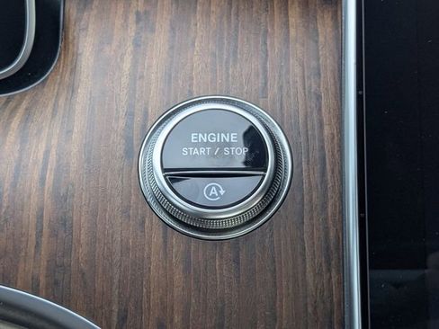 Used 2025 Mercedes-Benz C 300 Sedan image 30