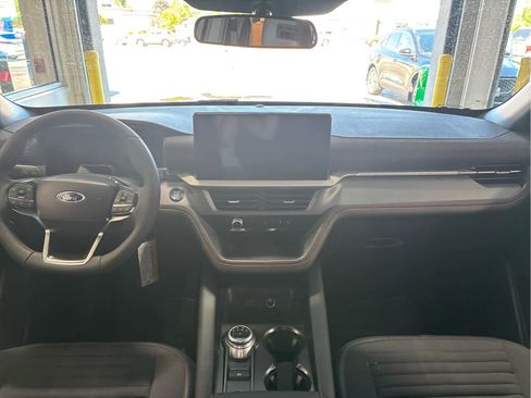New 2026 Ford Explorer ST-Line AWD/4WD image 9