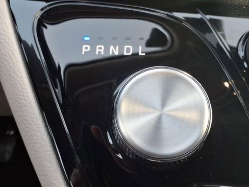 Certified 2023 Chrysler Pacifica Limited image 21