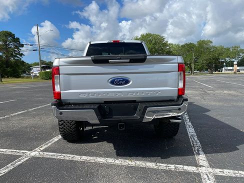 Used 2018 Ford F250 Lariat w/ Chrome Package AWD/4WD image 8