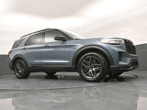 Used 2025 Ford Explorer ST w/ Sun And Sound Package image 33