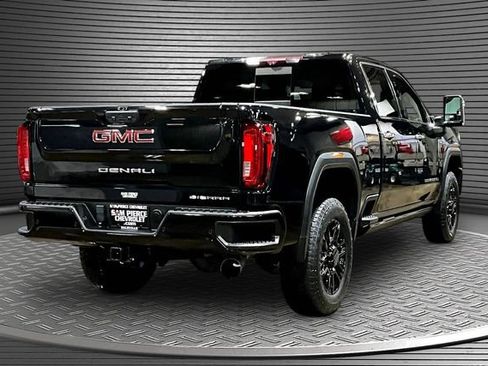 Used 2022 GMC Sierra 2500 Denali w/ Denali Black Diamond Edition AWD/4WD image 6