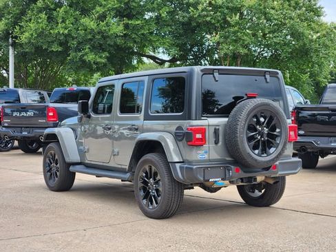 Used 2023 Jeep Wrangler Unlimited Sahara w/ Cold Weather Group AWD/4WD image 5