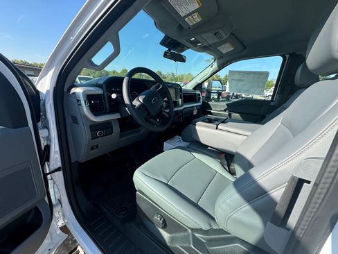 New 2026 Ford F550 4x4 Supercab Super Duty image 3