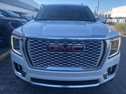 Used 2024 GMC Yukon Denali image 7