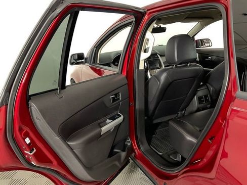 Used 2013 Ford Edge SEL image 32