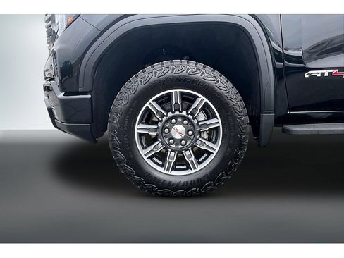 Used 2024 GMC Sierra 1500 AT4 w/ Technology Package AWD/4WD image 28