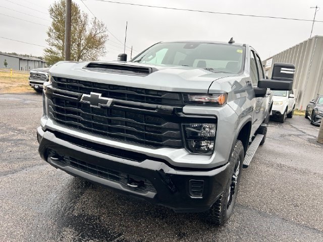 Used 2025 Chevrolet Silverado 2500 Custom w/ Custom Convenience Package AWD/4WD image 1