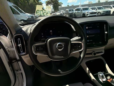 Certified 2023 Volvo XC40 B5 Ultimate w/ Protection Package Premier AWD/4WD image 65