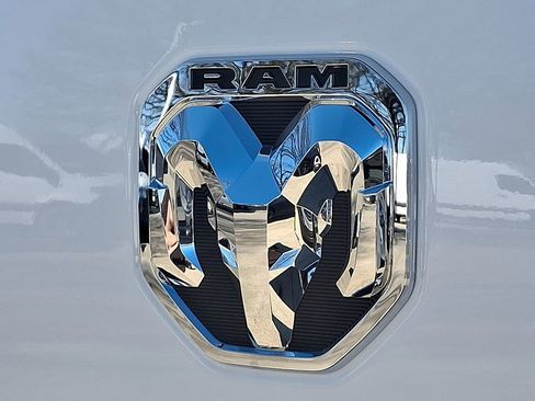 Used 2024 RAM 2500 Tradesman w/ Chrome Appearance Group AWD/4WD image 29
