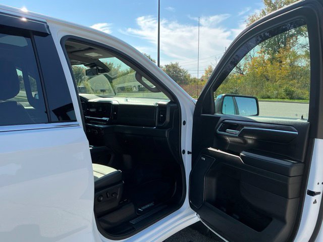 Used 2024 Chevrolet Silverado 1500 LTZ w/ LTZ Convenience Package II AWD/4WD image 18