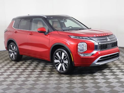 New 2025 Mitsubishi Outlander SEL image 2