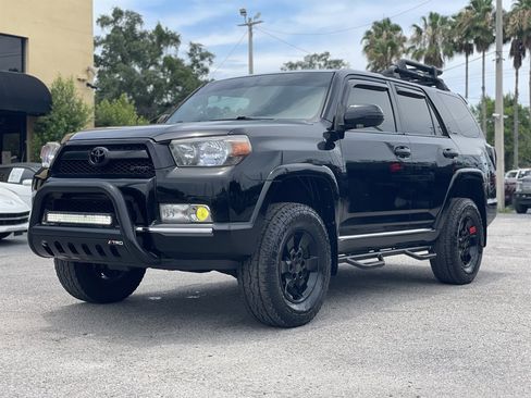 Used 2010 Toyota 4Runner SR5 AWD/4WD image 9