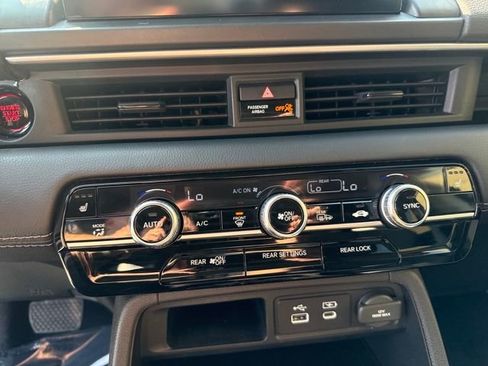 Used 2023 Honda Pilot Touring image 15