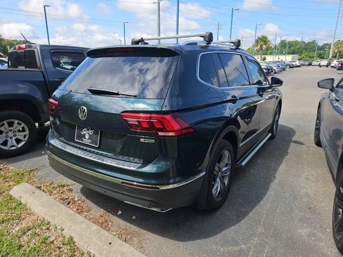 Used 2019 Volkswagen Tiguan SEL Premium w/ 3rd Row Seat Package AWD/4WD image 4
