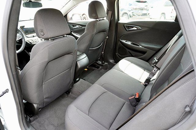 Used 2025 Chevrolet Malibu RS FWD image 25