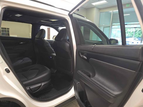 Used 2023 Toyota Highlander XSE AWD/4WD image 27