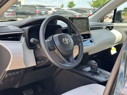 Used 2026 Toyota Corolla Cross L image 9