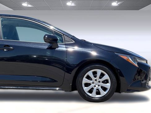 Used 2023 Toyota Corolla LE FWD image 32