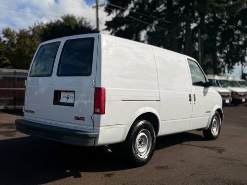 Used 2000 GMC Safari RWD image 7