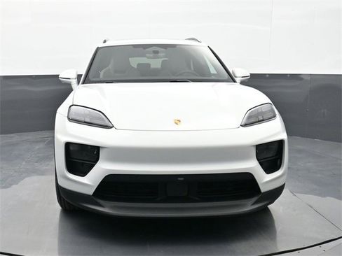 Used 2025 Porsche Macan Electric image 25