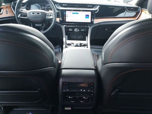 New 2026 Jeep Grand Cherokee Summit w/ Obsidian Package image 10